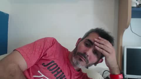 Snapshot of c0llinfarrell chatting on December 15, 12:28 pm Collin Farrel online show from December 15, 12:28 pm