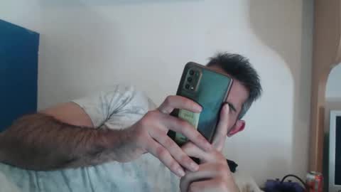 Snapshot of c0llinfarrell chatting on December 22, 12:16 pm Collin Farrel online show from December 22, 12:16 pm