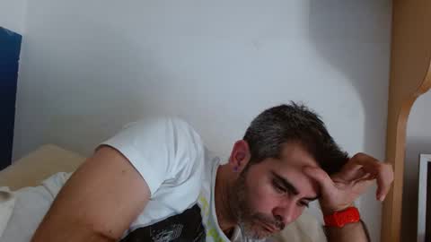 Snapshot of c0llinfarrell chatting on January 16, 12:53 pm Collin Farrel online show from January 16, 12:53 pm