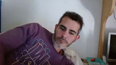 Snapshot of c0llinfarrell chatting on January 19, 11:45 am Collin Farrel online show from January 19, 11:45 am