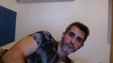 Snapshot of c0llinfarrell chatting on February 2, 2:48 am Collin Farrel online show from February 2, 2:48 am