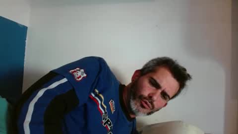 Snapshot of c0llinfarrell chatting on February 13, 8:59 am Collin Farrel online show from February 13, 8:59 am