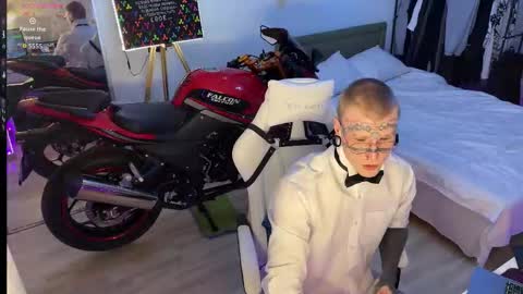 c10h15on online show from February 26, 4:28 pm