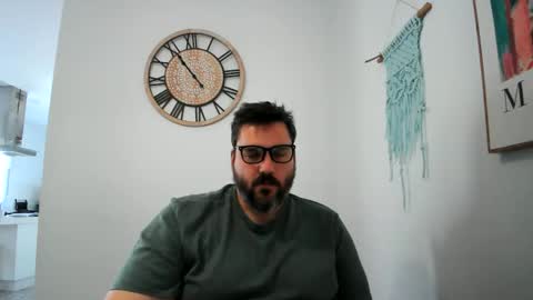 Snapshot of c66752837 chatting on May 22, 8:53 am clark kent online show from May 22, 8:53 am