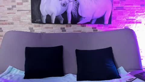 Alexis  Eric - Independent Model online show from January 5, 11:26 am