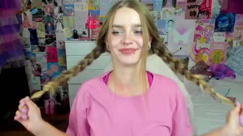 Emily  online show from September 18, 4:20 pm