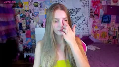 Emily  online show from November 6, 7:15 pm