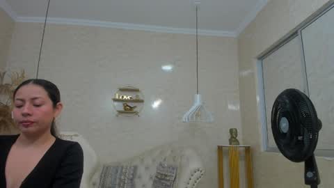 Camii Sweet  online show from April 2, 7:55 pm