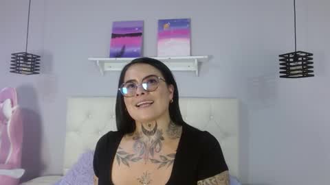 Candy online show from September 29, 8:35 pm