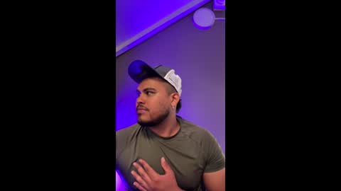 Snapshot of caballero_____ chatting on May 30, 4:04 pm INSTAGRAM CABALLERO 1998 online show from May 30, 4:04 pm
