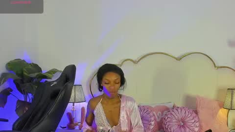 Snapshot of cahitlinbel chatting on May 26, 7:04 am Cahitlin online show from May 26, 7:04 am
