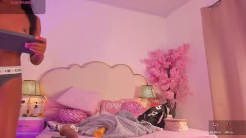 Snapshot of cahitlinbel chatting on May 27, 8:44 am Cahitlin online show from May 27, 8:44 am