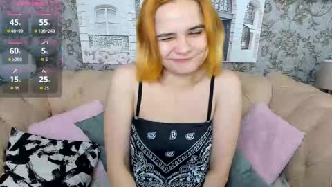 Snapshot of caitlin_crazy chatting on November 6, 8:37 am Gina online show from November 6, 8:37 am