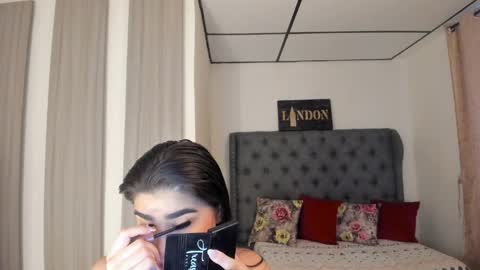 caitlingomez0 online show from April 4, 10:57 am