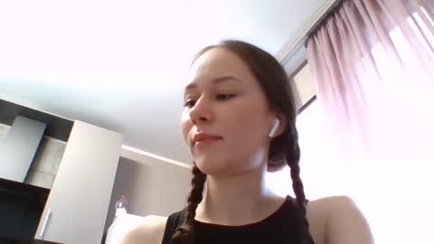 Sara online show from June 9, 8:37 am