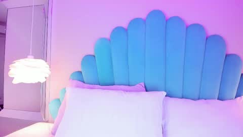 Snapshot of caitlyncouper chatting on March 8, 9:51 pm Caitlyn online show from March 8, 9:51 pm