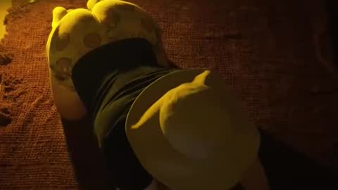 Snapshot of caked_up chatting on December 5, 1:14 am Caked Up online show from December 5, 1:14 am