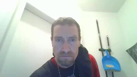 calbry82 online show from April 29, 12:42 pm
