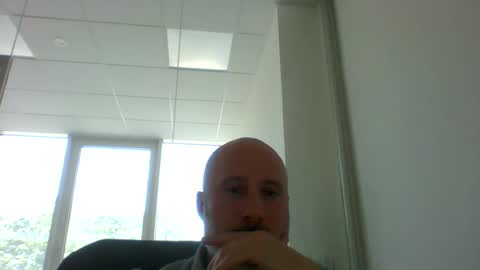 Snapshot of caldoski chatting on April 30, 12:00 pm caldoski online show from April 30, 12:00 pm