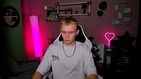 aleb online show from November 30, 8:13 pm