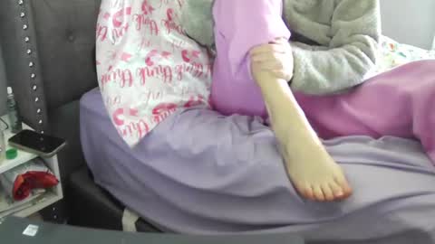 Snapshot of calicambri chatting on January 4, 4:11 pm The Cali Cambri online show from January 4, 4:11 pm