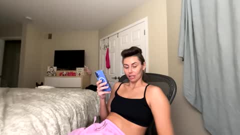 Snapshot of calicambri chatting on September 23, 2:03 am The Cali Cambri online show from September 23, 2:03 am