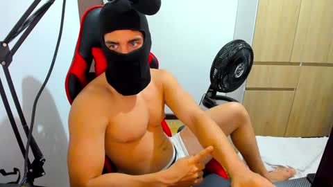 calihotcaliente27 online show from December 4, 12:03 pm