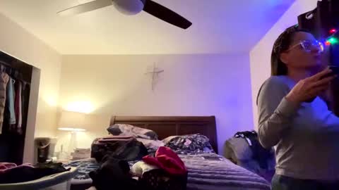 Snapshot of calishop1 chatting on February 12, 3:40 am calishop1 online show from February 12, 3:40 am