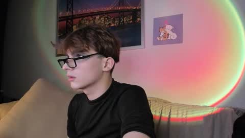 Snapshot of call__me_leo chatting on February 6, 12:00 am Call me Leo online show from February 6, 12:00 am