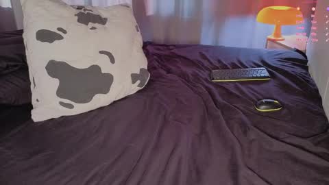 Nancy  Please thumbs up me  online show from April 13, 2:00 pm