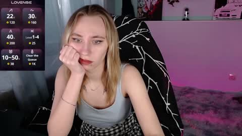 Snapshot of callerbowltim chatting on December 17, 7:18 am alextim online show from December 17, 7:18 am