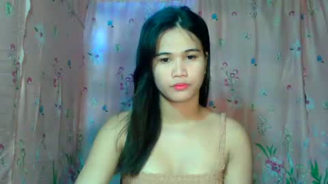 Snapshot of callme_bhea19 chatting on July 31, 4:23 am callme_bhea19 online show from July 31, 4:23 am