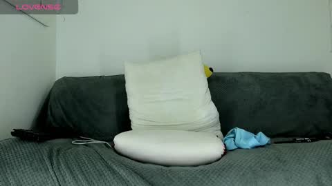 Snapshot of callmeby_lebron chatting on February 6, 2:26 pm LeBron online show from February 6, 2:26 pm