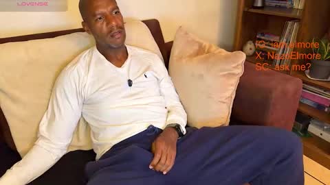 My name is Robert  Dont be shysay hi I love to chat. For requests or dirty talk please use tips  online show from March 21, 4:50 am