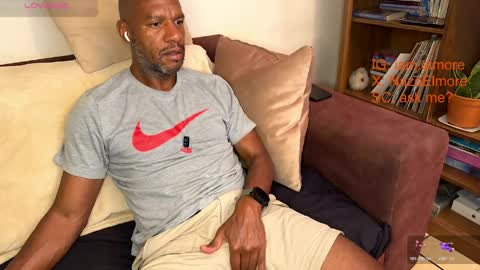 My name is Robert  Dont be shysay hi I love to chat. For requests or dirty talk please use tips  online show from April 3, 4:32 am