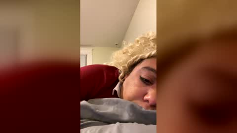 camzxoxox online show from December 22, 1:35 am