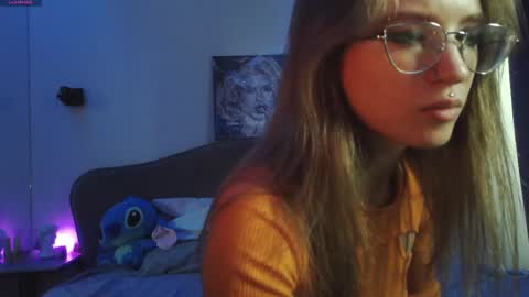 Snapshot of calvia_farey chatting on February 20, 1:51 pm calvia_farey online show from February 20, 1:51 pm