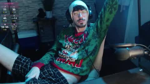 Snapshot of calvin_tanner chatting on December 14, 12:05 am calvin_tanner online show from December 14, 12:05 am