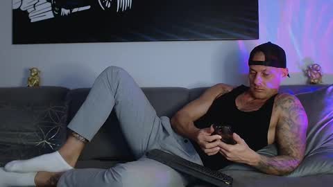 Calvin  online show from January 13, 9:42 pm