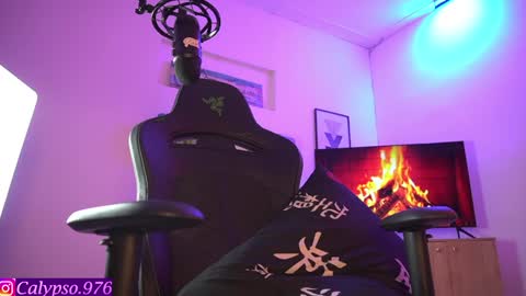 Calypso and Kayla online show from February 7, 9:15 pm