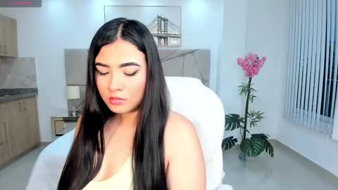 Snapshot of calyptra_lux chatting on February 26, 7:35 pm Calyptra Lux online show from February 26, 7:35 pm