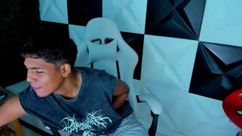 Snapshot of cam_xman chatting on November 20, 1:28 am cam_xman online show from November 20, 1:28 am