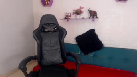 Snapshot of cam_xman chatting on November 21, 2:10 am cam_xman online show from November 21, 2:10 am