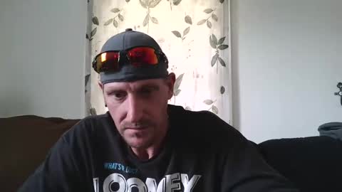 Chillaxin lets talk  online show from December 25, 5:26 pm