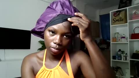 Snapshot of camclit chatting on November 10, 12:59 pm Princess online show from November 10, 12:59 pm