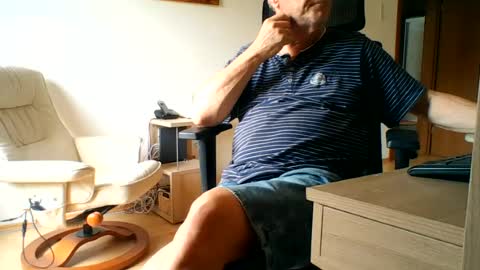 Snapshot of camcologne chatting on June 30, 9:21 am camcologne online show from June 30, 9:21 am