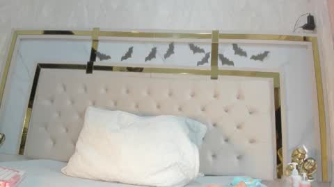 cameron_hearts online show from October 30, 12:17 pm