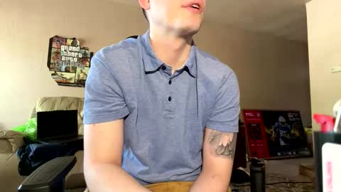 Snapshot of camerondt chatting on May 3, 3:40 pm camerondt online show from May 3, 3:40 pm