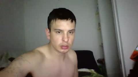 Snapshot of camerontrodd404 chatting on March 10, 4:07 am ladylover online show from March 10, 4:07 am