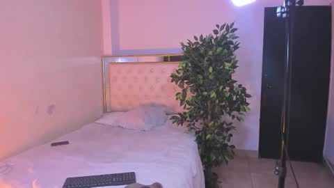 cami_betancurt online show from January 18, 3:54 am